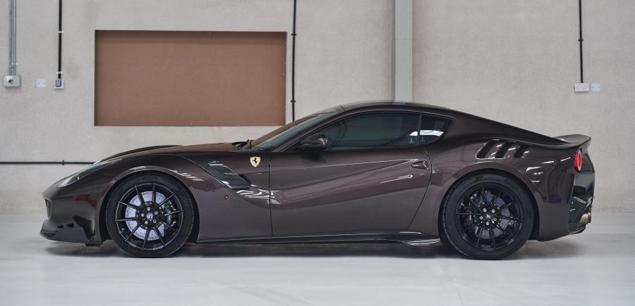  Ferrari F12tdf Tailor Made 2017 года  (фото 34 из 42)